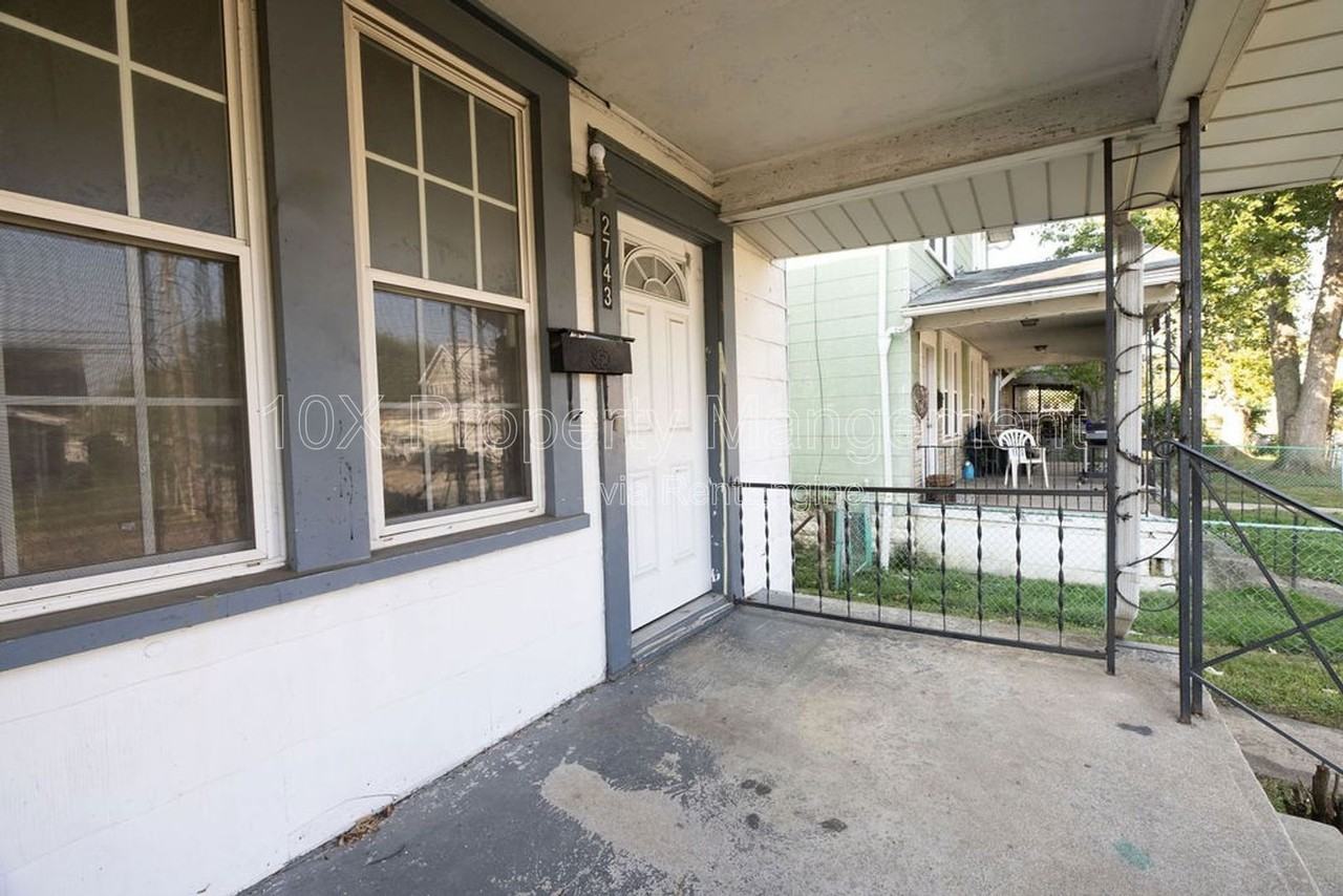 2743 Steele Avenue - Photo 4 of 30