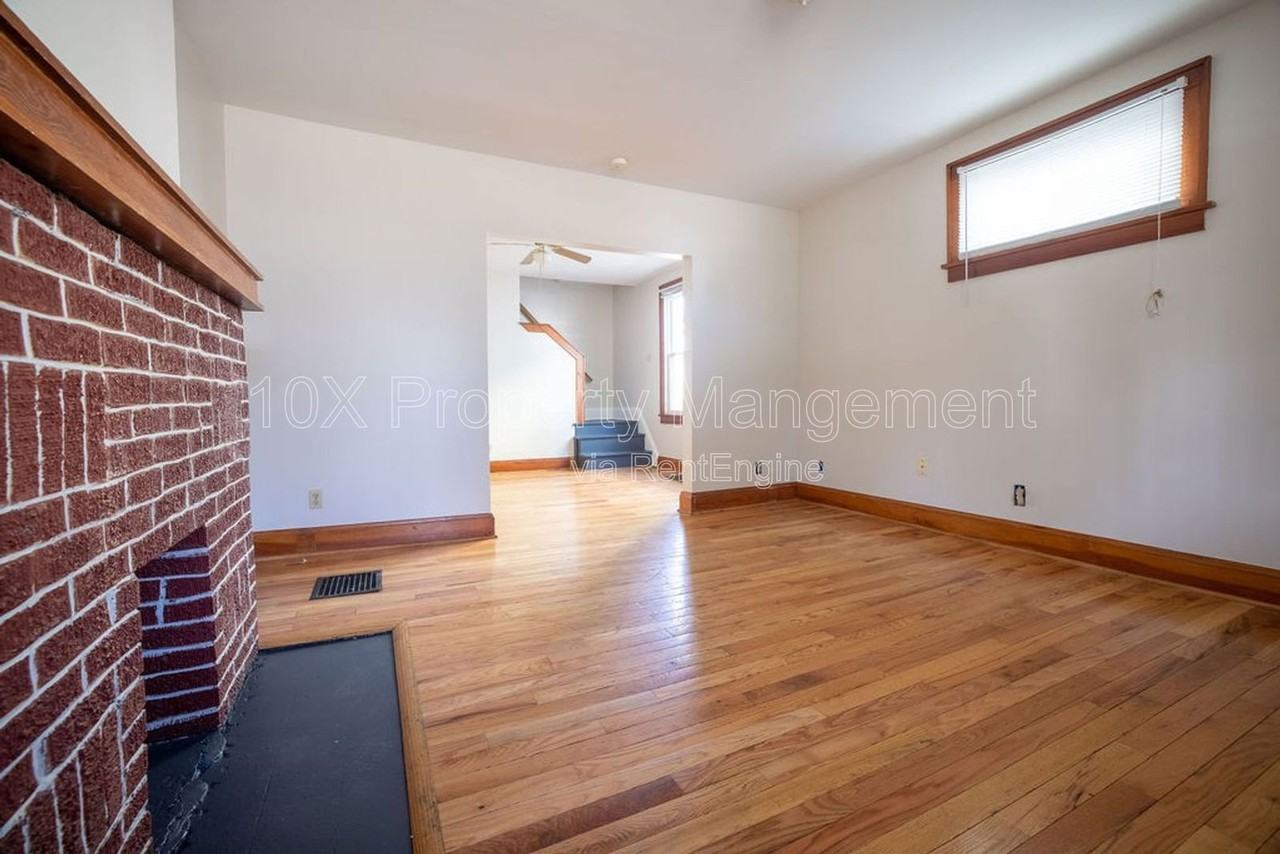 2743 Steele Avenue - Photo 6 of 30