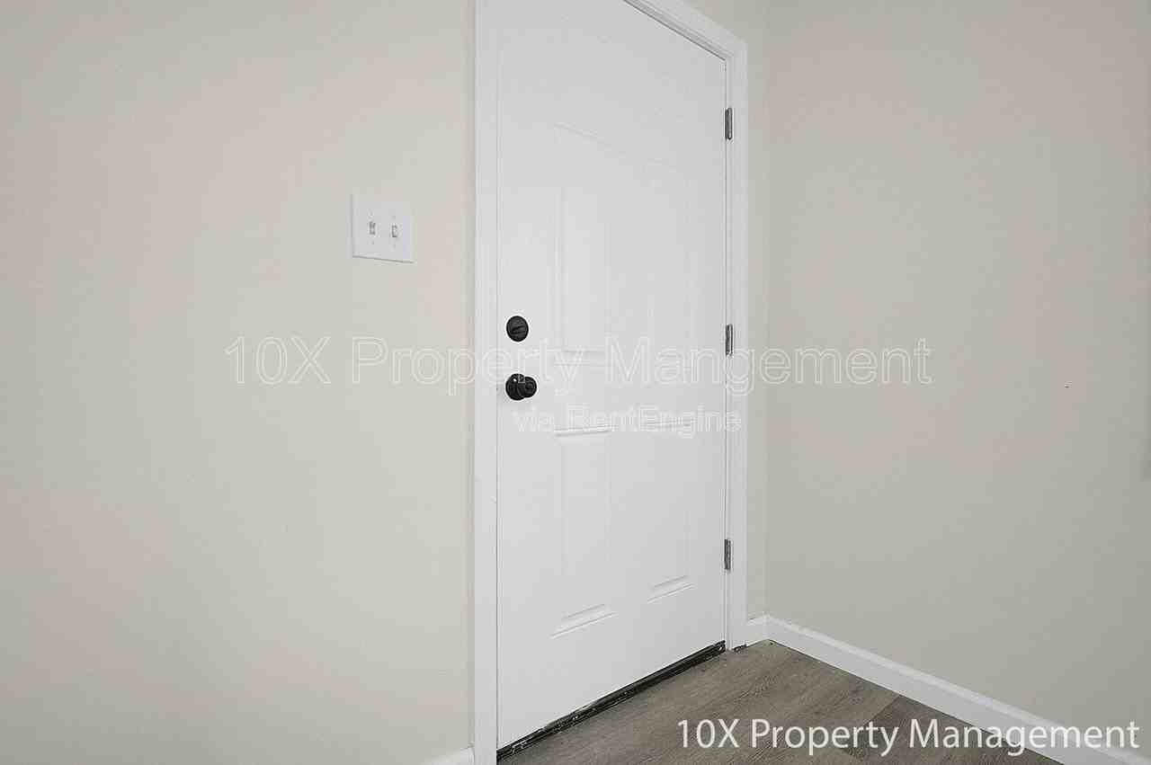 683 S Wheatland Ave - Photo 4 of 23