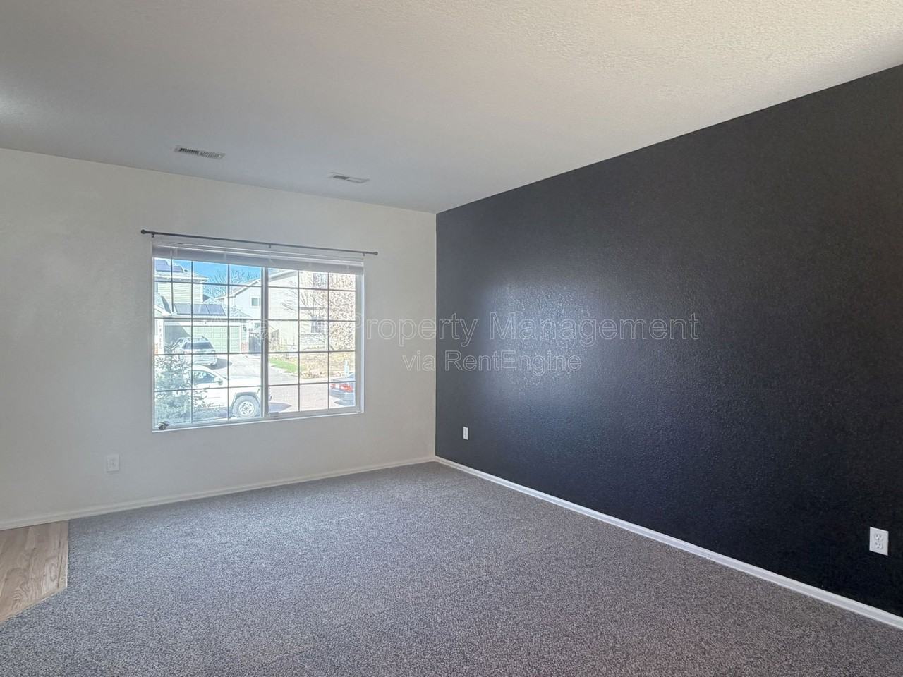 6243 Riverdale Dr - Photo 3 of 24