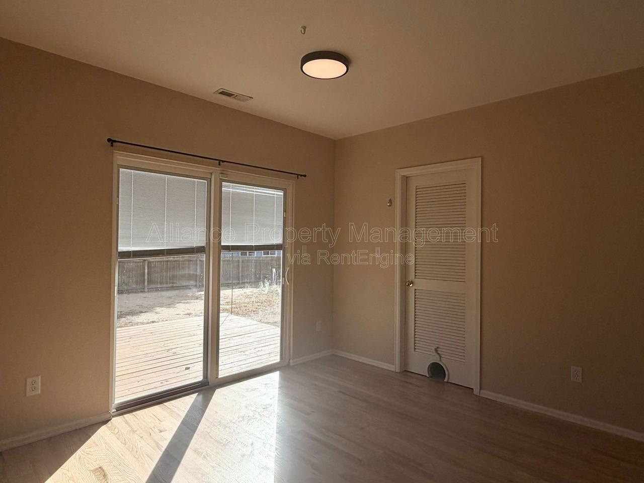 6243 Riverdale Dr - Photo 5 of 24