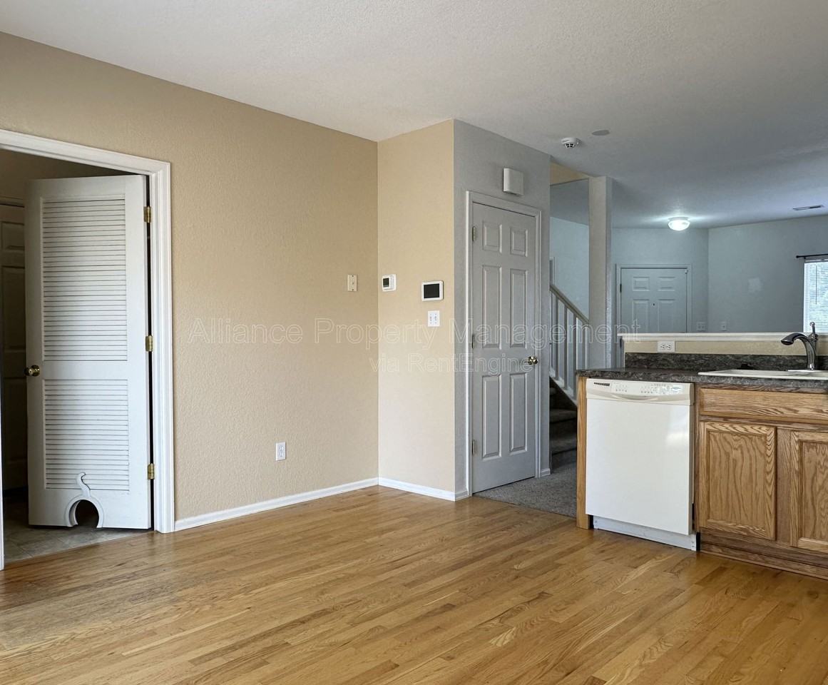 6243 Riverdale Dr - Photo 6 of 24