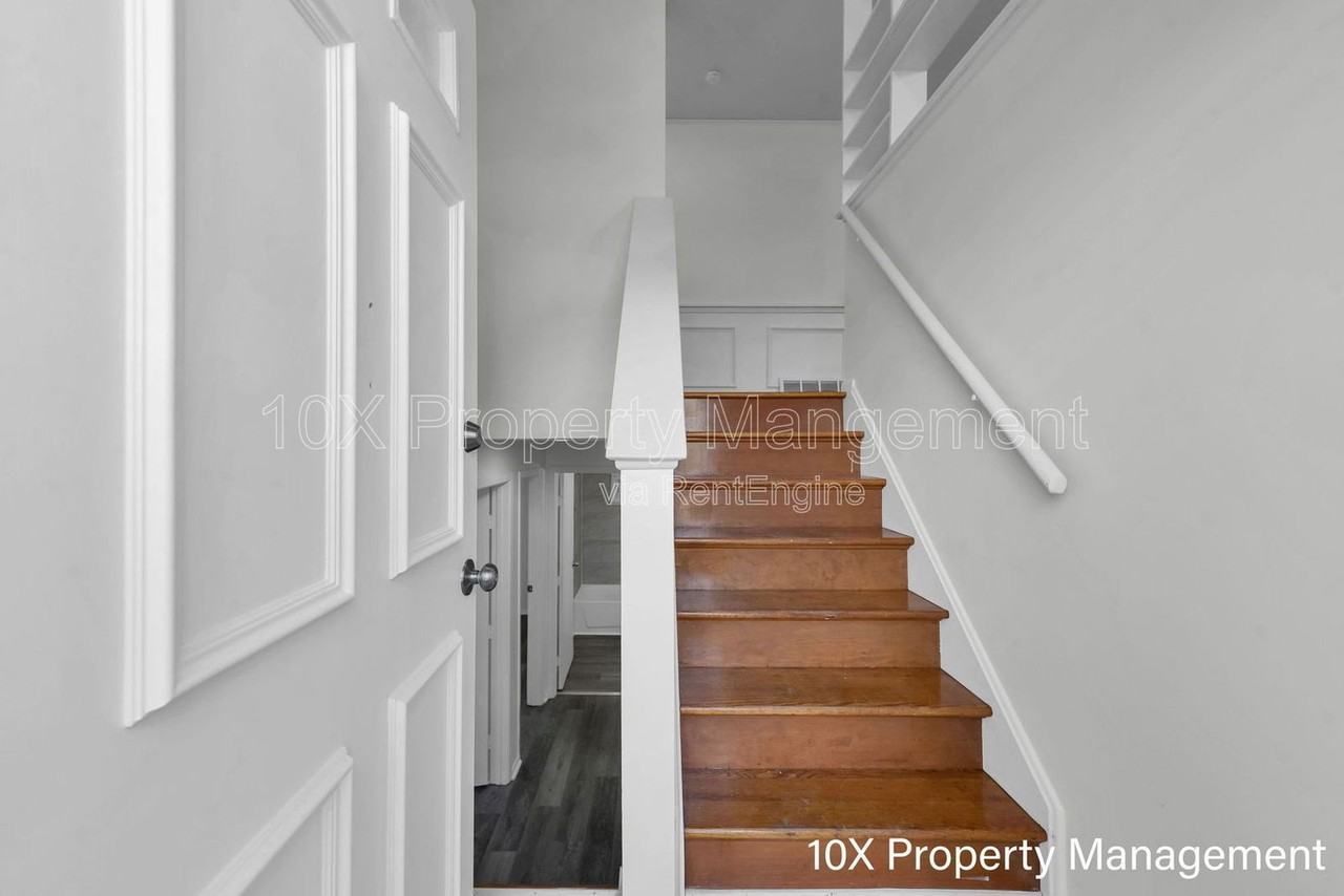 907 Higbee Dr N - Photo 6 of 35