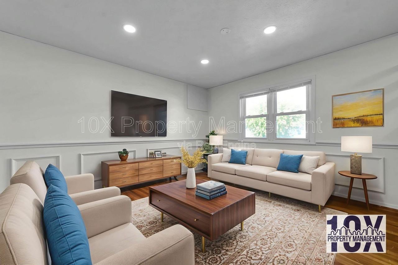 907 Higbee Dr N - Photo 7 of 35