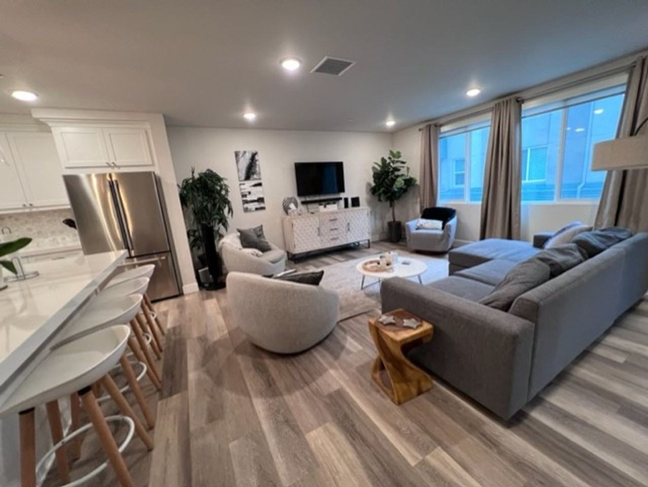 354 Walnut Ave - Photo 4 of 43