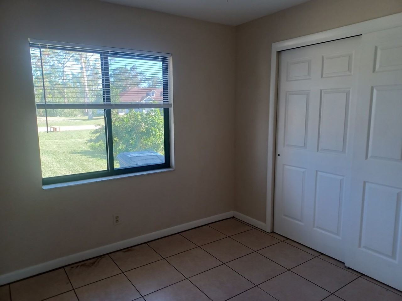 17382 W Carnegie Cir - Photo 6 of 11