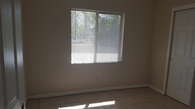 17382 W Carnegie Cir - Photo 7 of 11