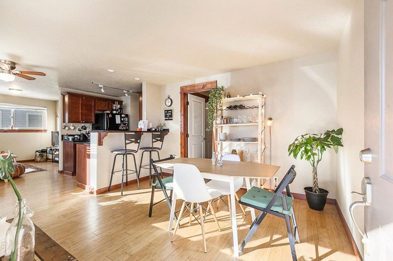 1010 Nw Roanoke Ave #2 - Photo 4 of 10