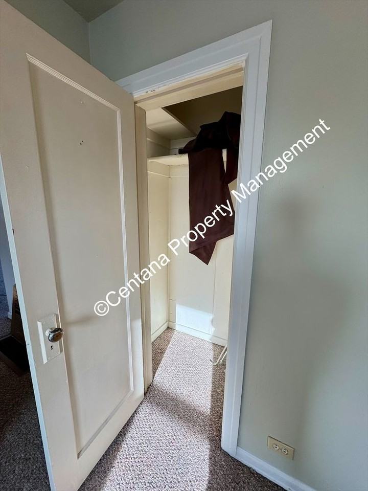 2214 Locust St - Photo 2 of 34