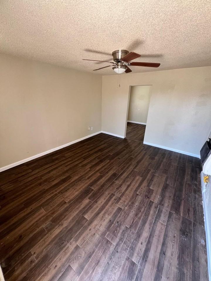 2804 Cornell St - Photo 6 of 10