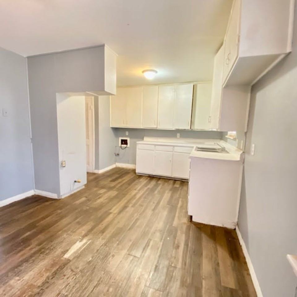 2912 East Baylor Street - Photo 5 of 11