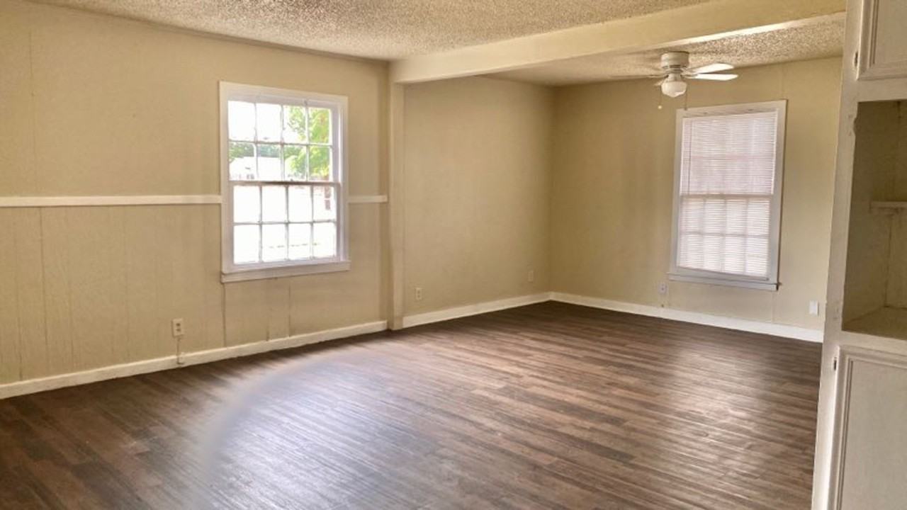 3702 Avenue U - Photo 2 of 8