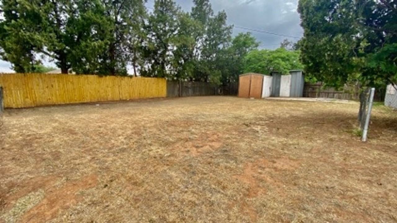 3702 Avenue U - Photo 7 of 8