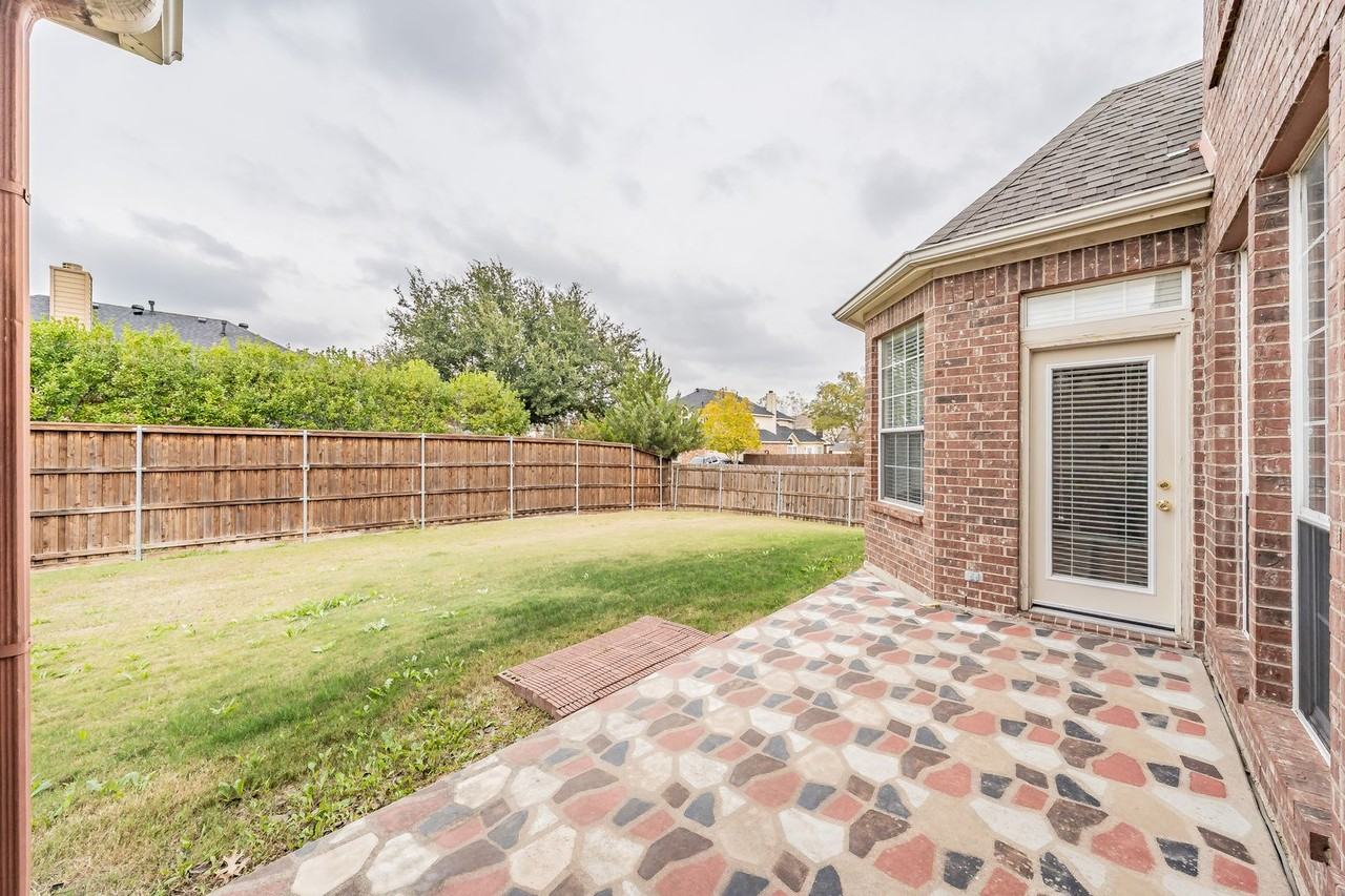 717 Saint Eric Dr - Photo 5 of 45