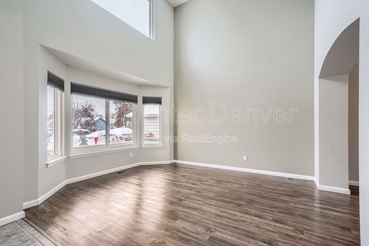 5742 W 114th Pl - Photo 7 of 29
