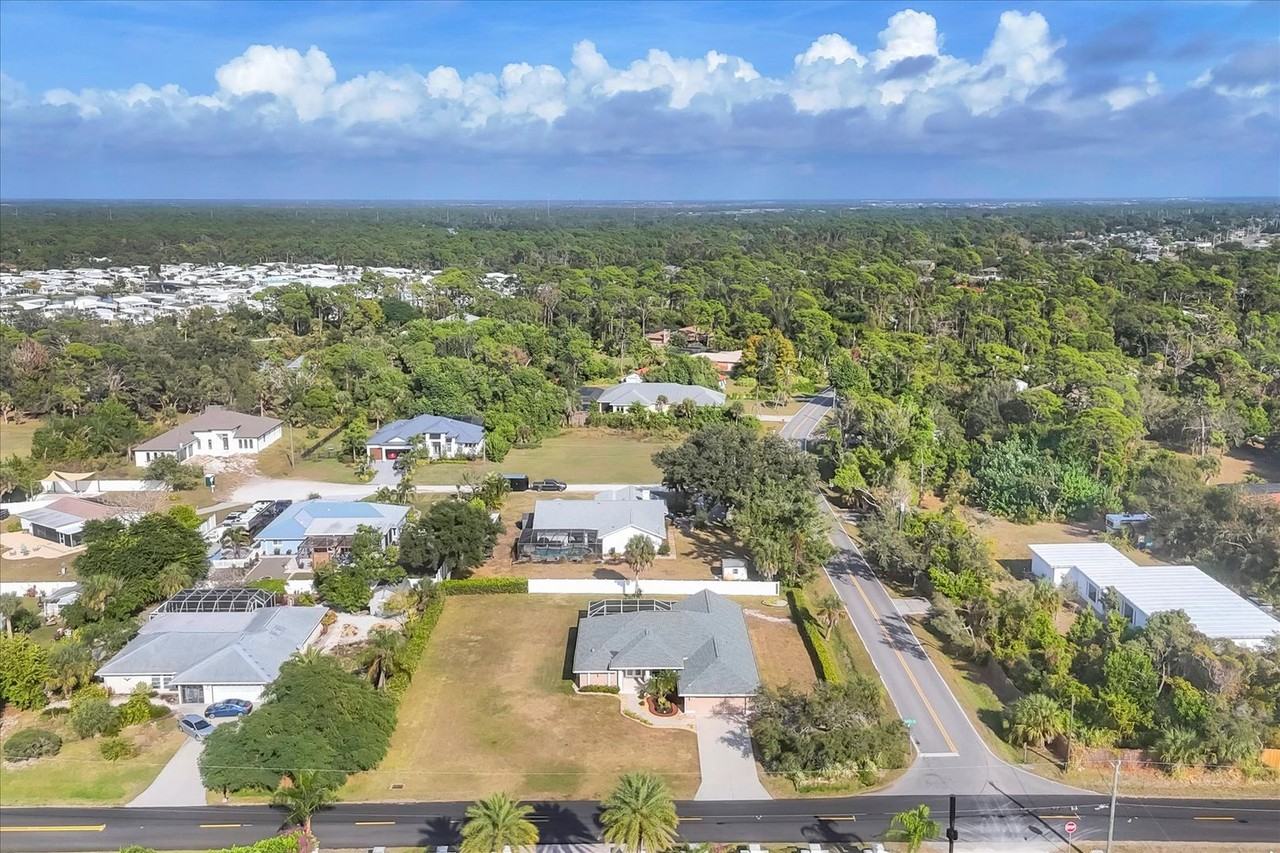 1901 Bayshore Dr - Photo 4 of 40