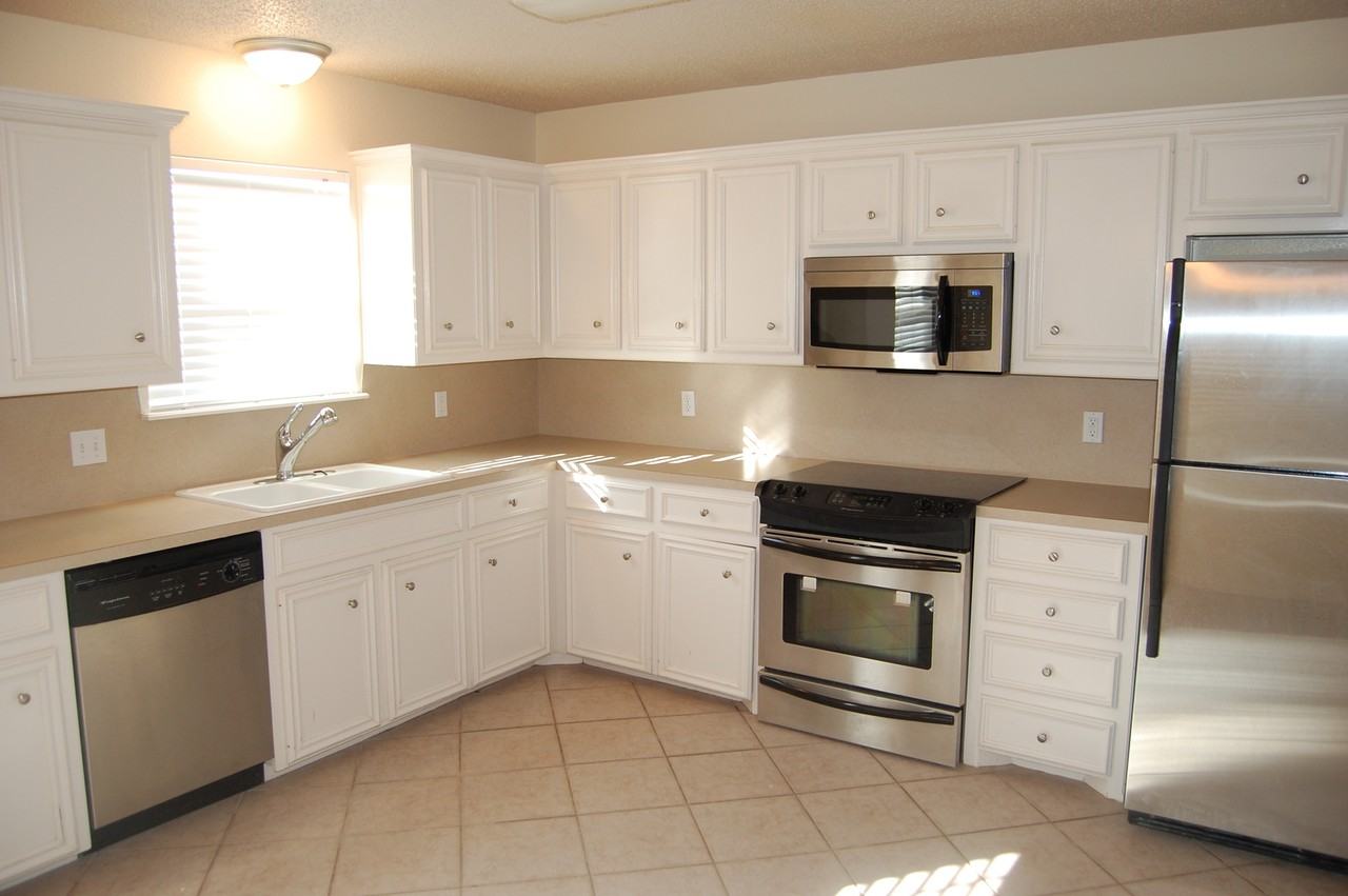 4414B Kemper St - Photo 3 of 11