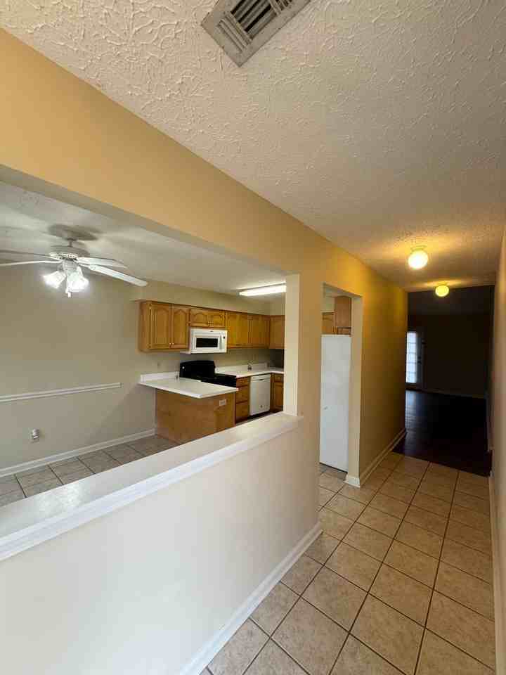 1984 Eagle Ridge Court - Photo 2 of 10