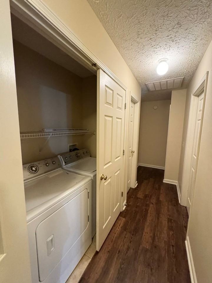 1984 Eagle Ridge Court - Photo 5 of 10