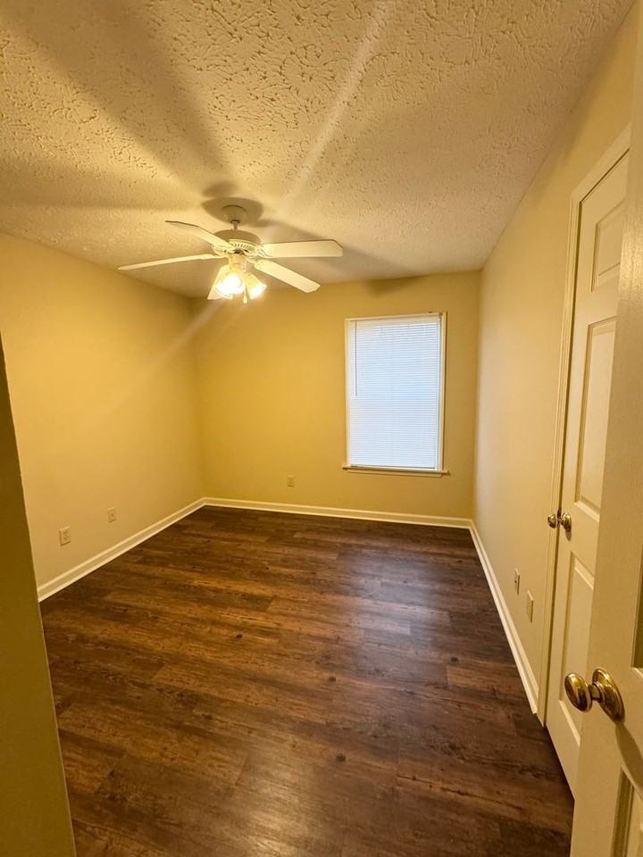 1984 Eagle Ridge Court - Photo 7 of 10