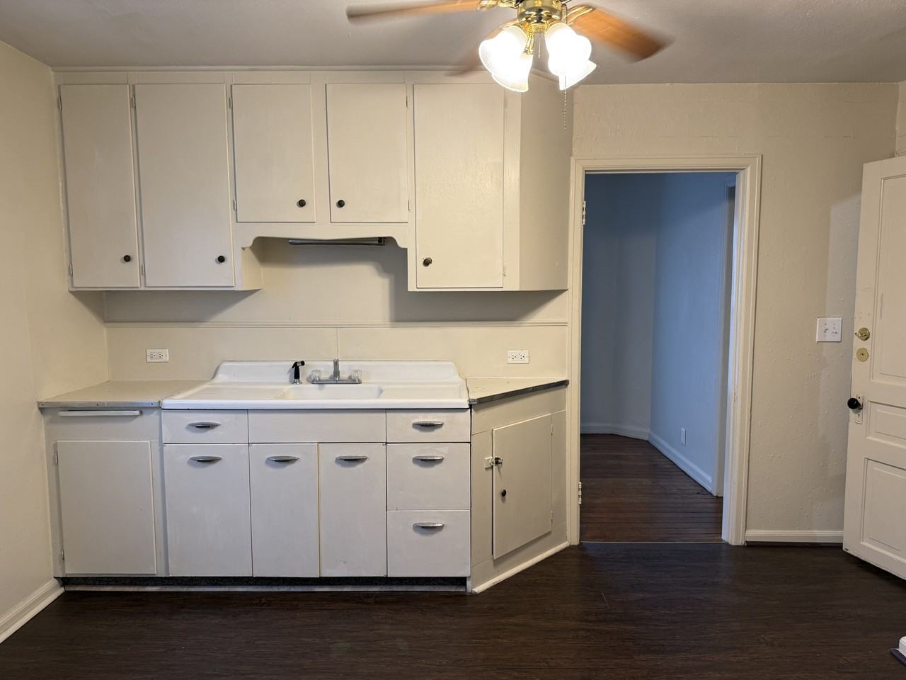 200 E Joy St #3 - Photo 4 of 6