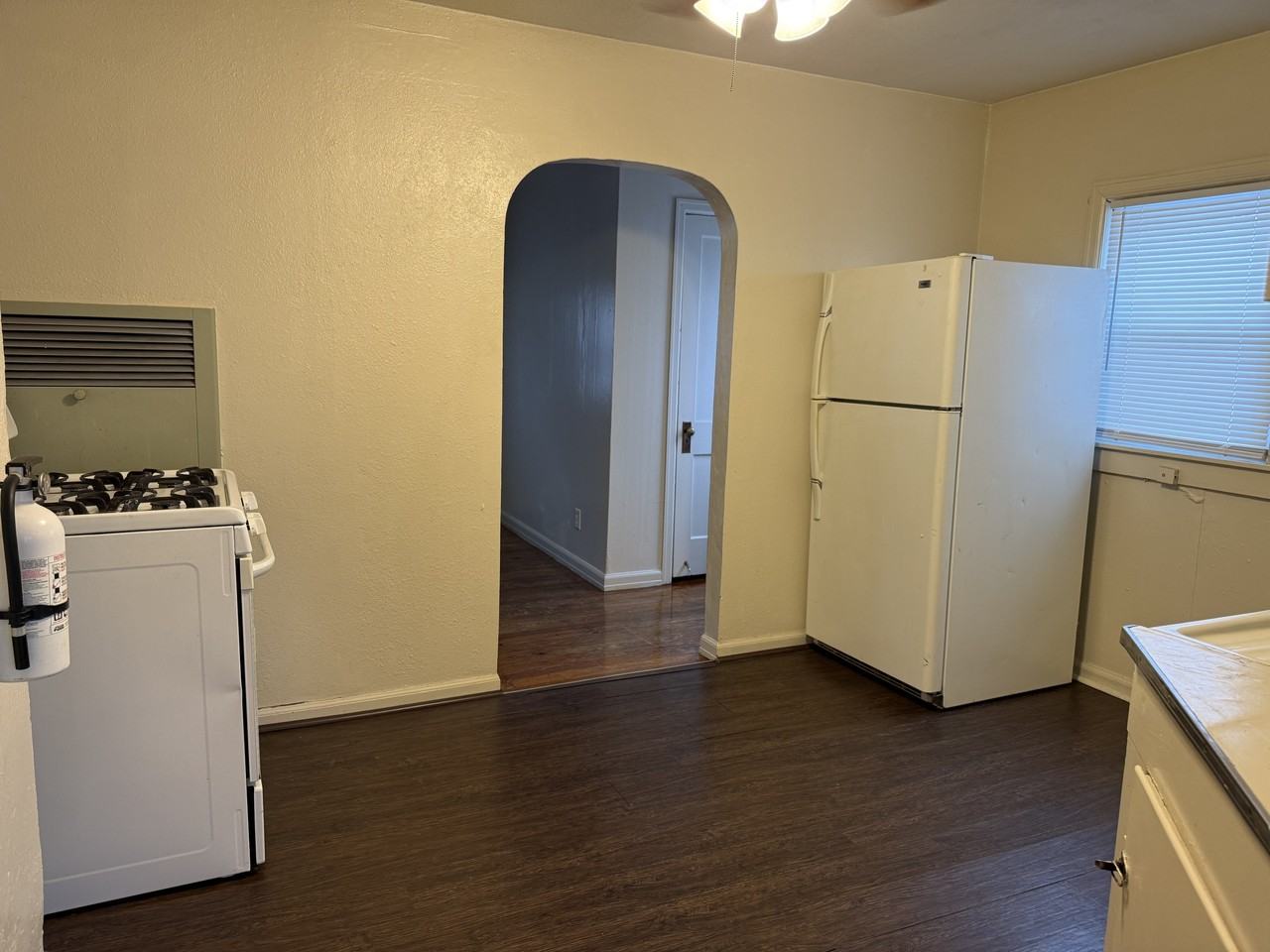 200 E Joy St #3 - Photo 3 of 6