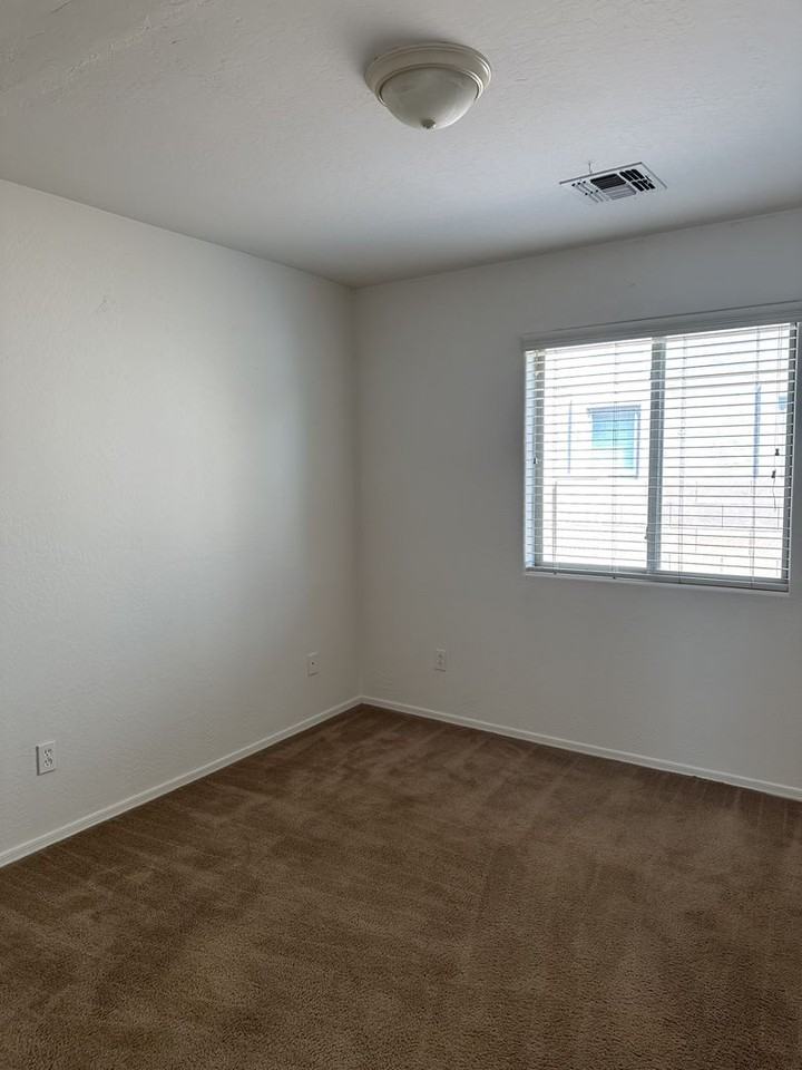 23307 South 220th Street - Photo 6 of 6