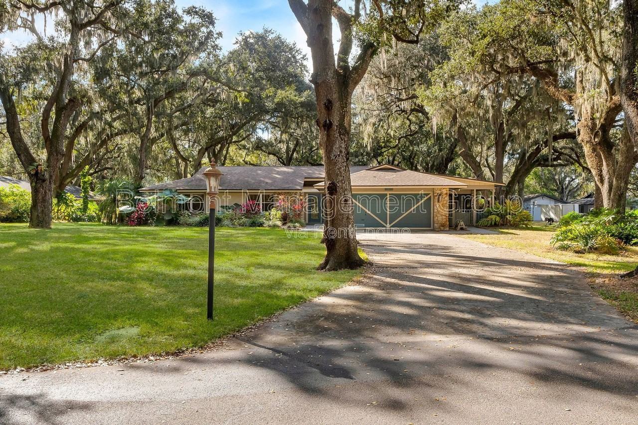 5376 Majestic Island Cir - Photo 2 of 26