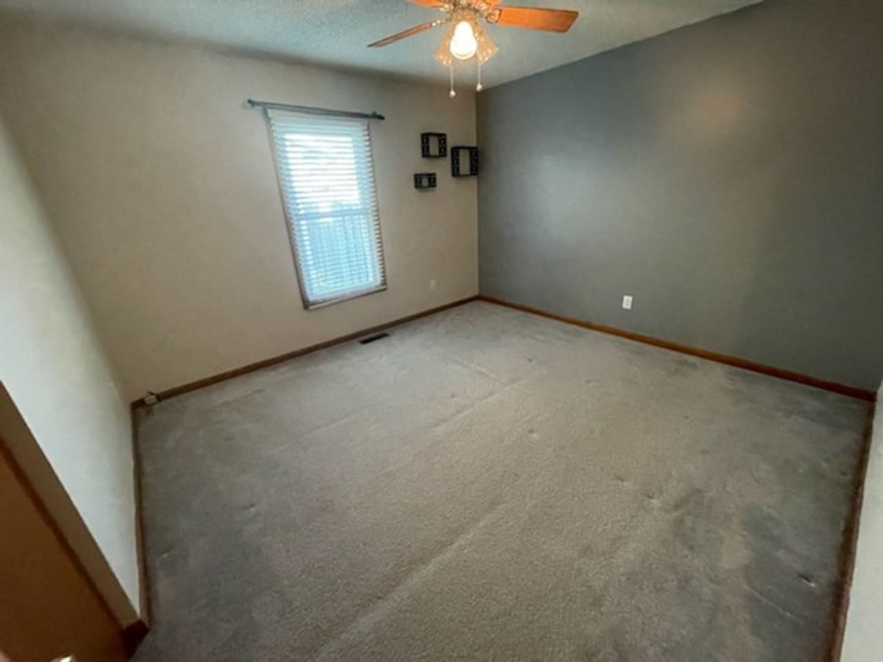 155 Wintergreen Dr - Photo 4 of 7