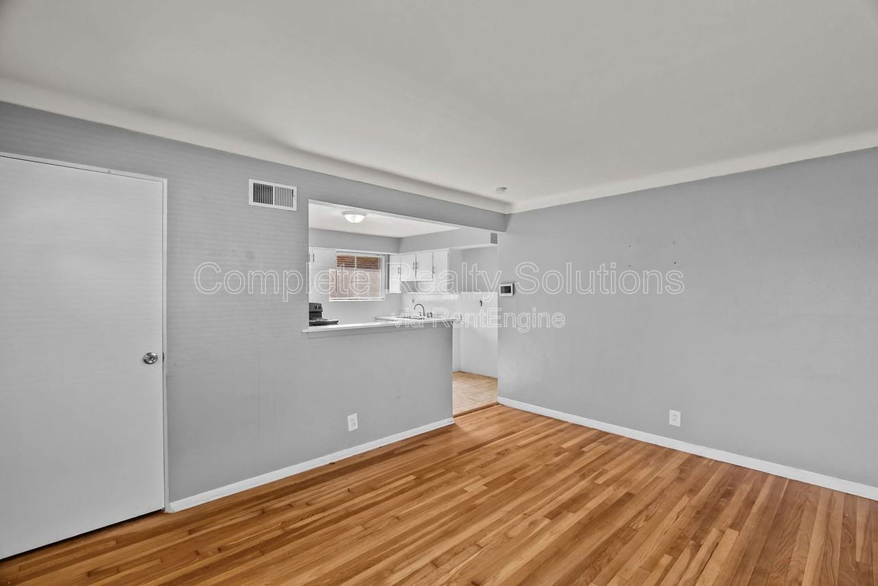 1216 Lakeview Avenue - Photo 7 of 20