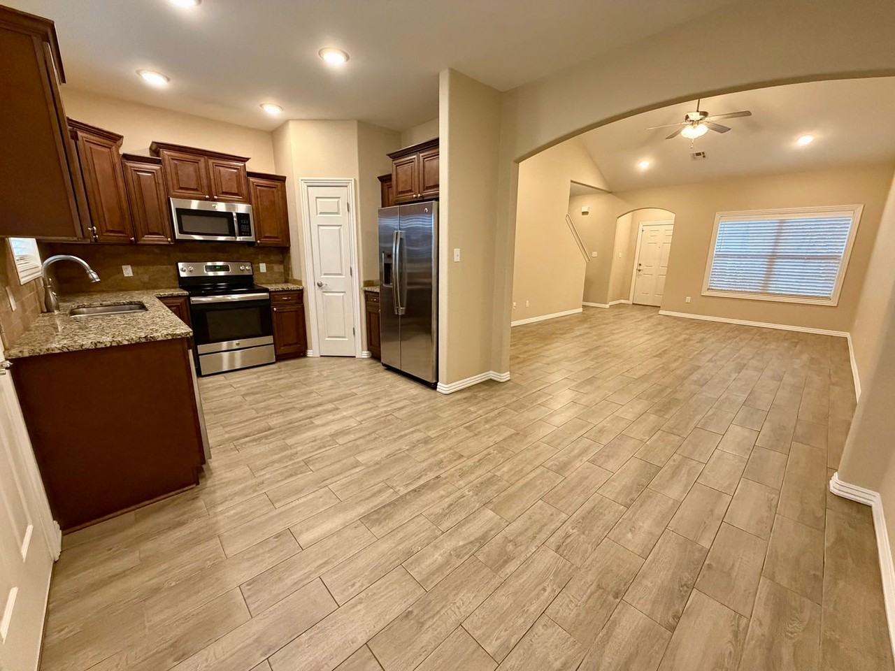 6608 Leightyn Lane - Photo 5 of 22