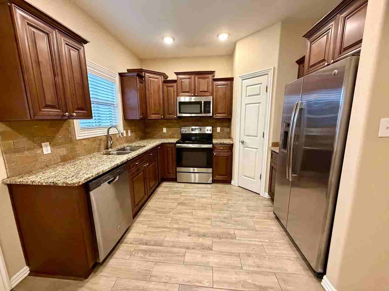 6608 Leightyn Lane - Photo 6 of 22