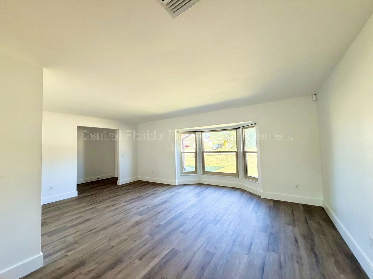 947 N Atmore Cir - Photo 3 of 29