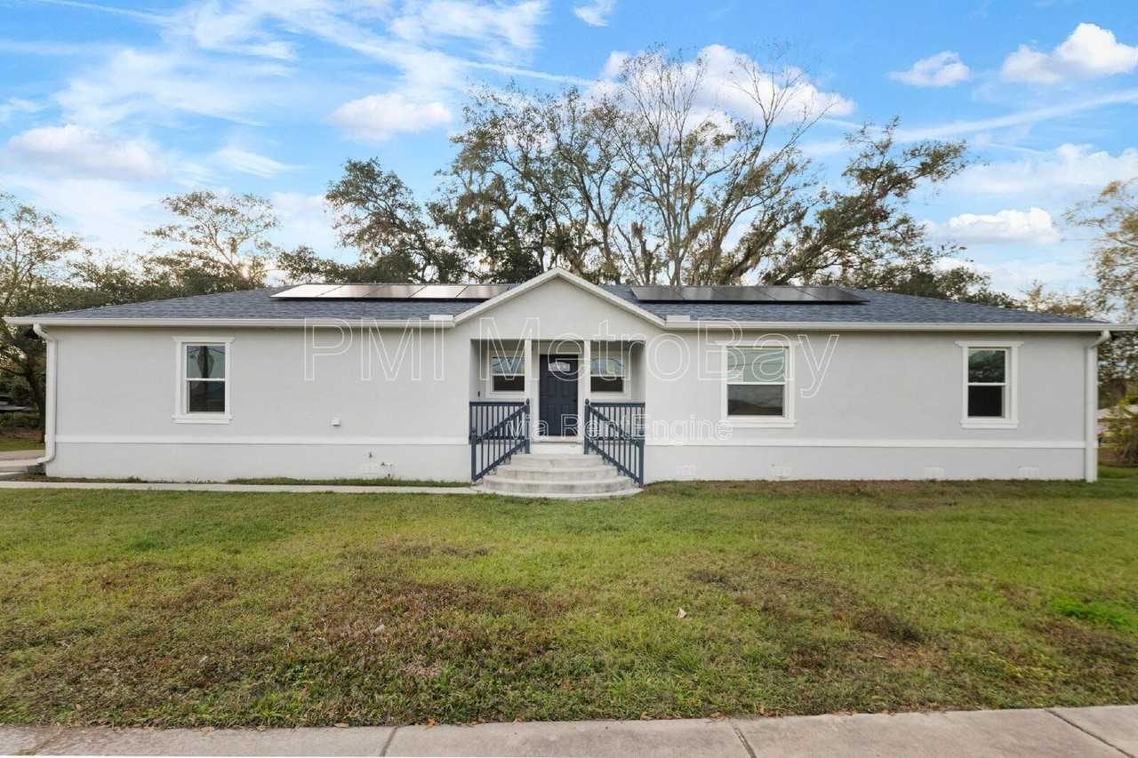 902 West Alsobrook Street - Photo 3 of 36