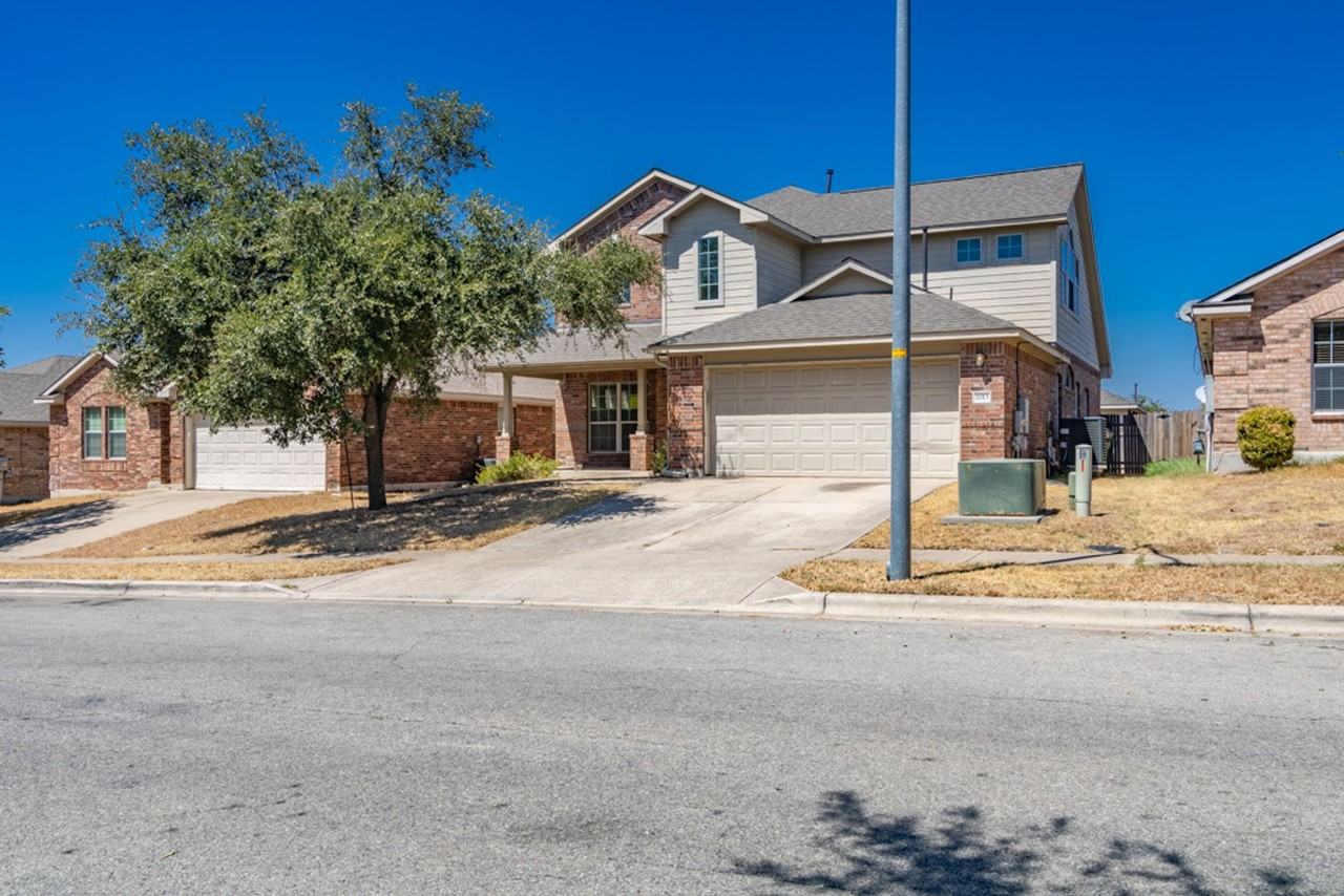 2013 Rachel Ln - Photo 3 of 37