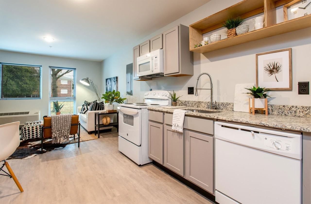 1711 N Vassar Ave #306 - Photo 5 of 26