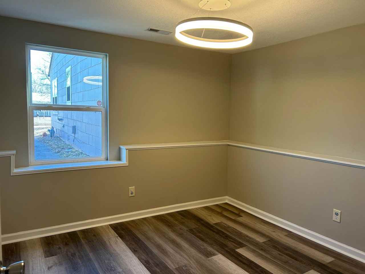 835 N Flora St - Photo 4 of 5