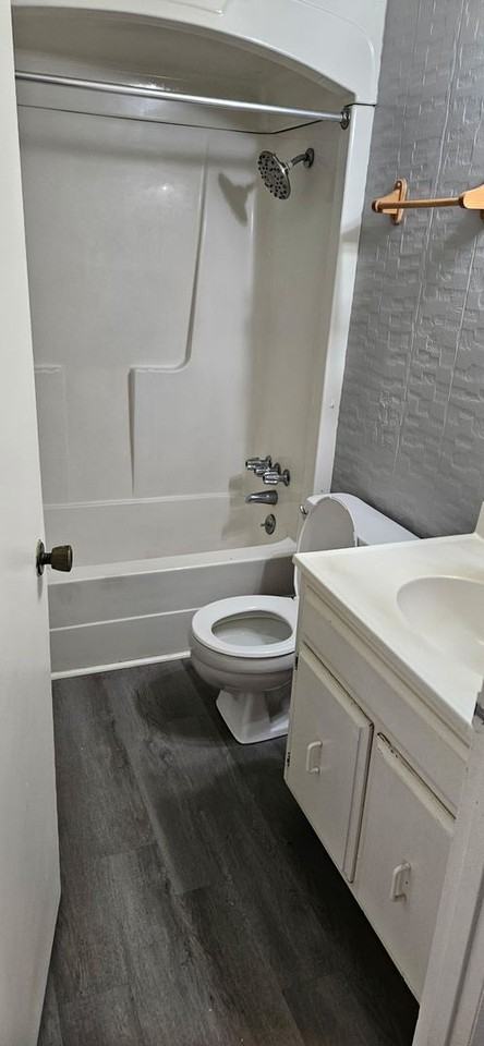 5377 South Hutchinson Avenue - Photo 7 of 11