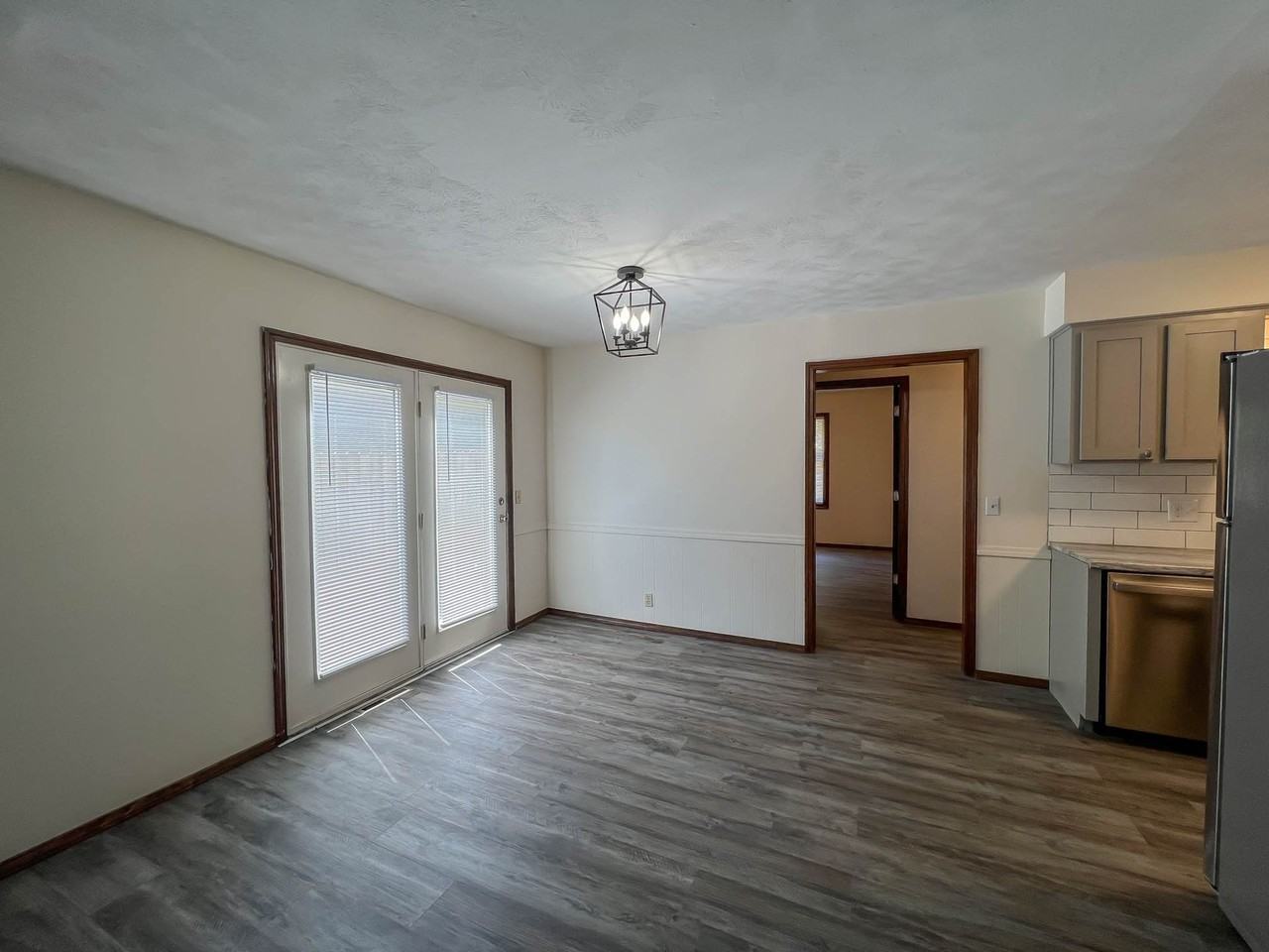 2970 W Roxbury St - Photo 5 of 18