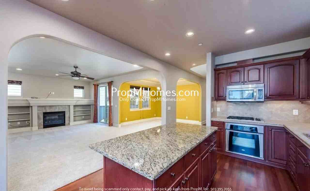 10765 Sw London Ln - Photo 5 of 25