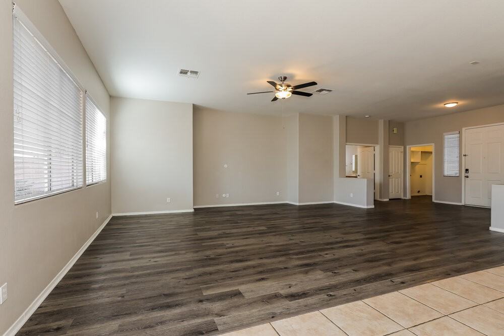 13587 W Tara Ln - Photo 3 of 16