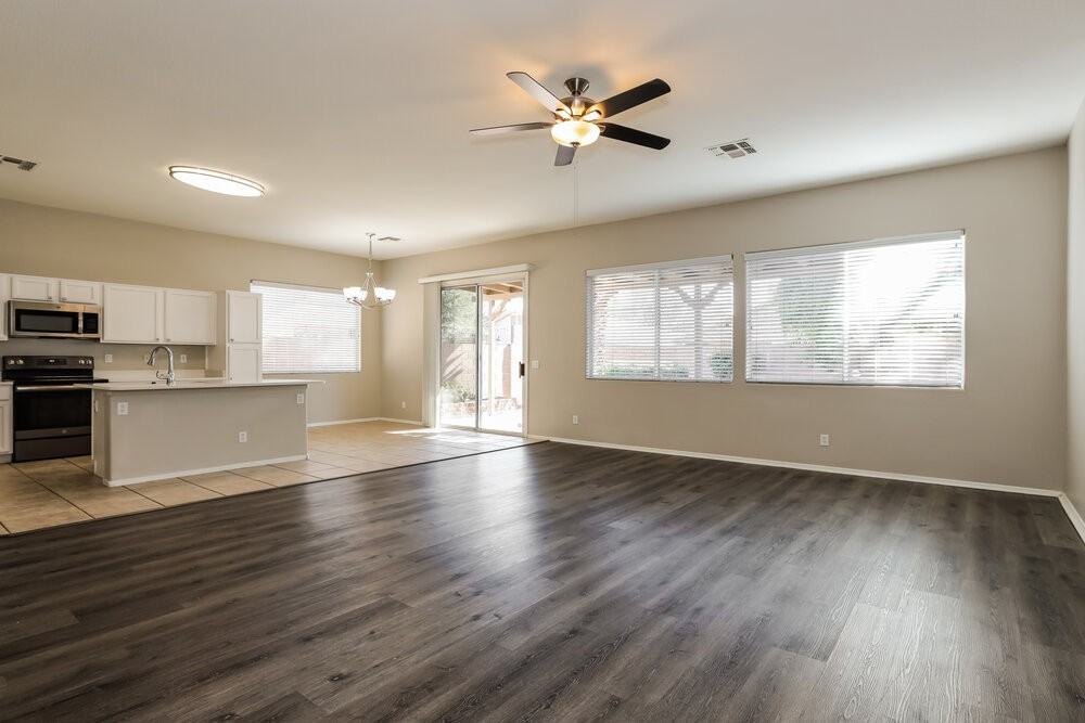 13587 W Tara Ln - Photo 4 of 16