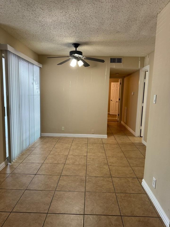 Shadow Ridge Apartments - Photo 5 of 13