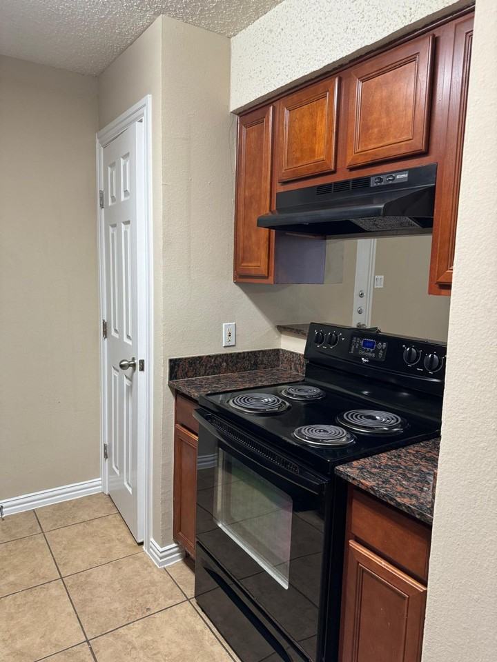 Shadow Ridge Apartments - Photo 6 of 13