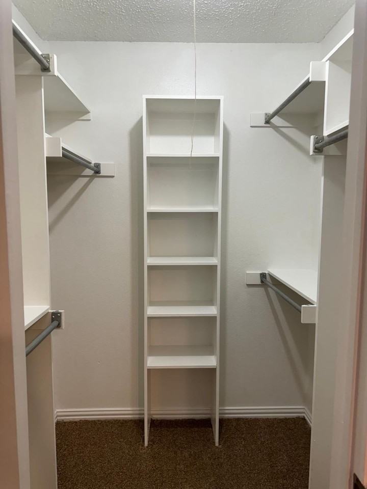 Shadow Ridge Apartments - Photo 7 of 13