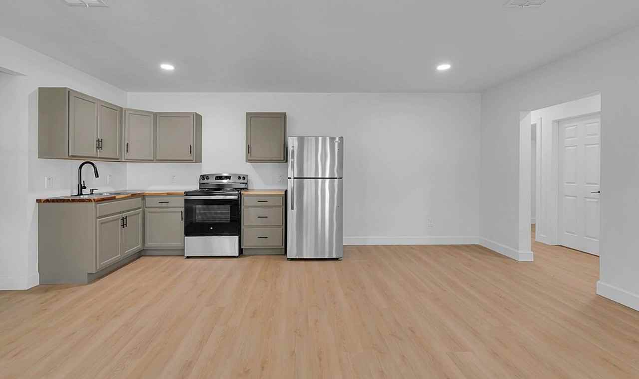 2016 Colonial Ave - Photo 3 of 27