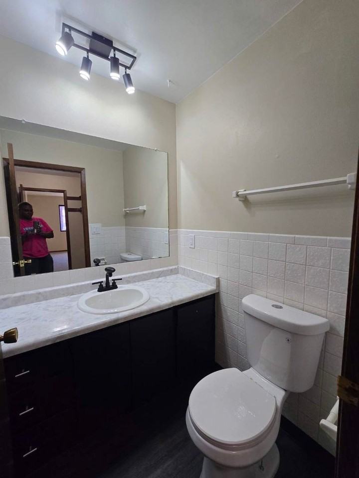 4244 N 104th St #3 - Photo 3 of 9