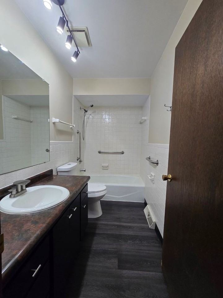 4244 N 104th St #3 - Photo 4 of 9