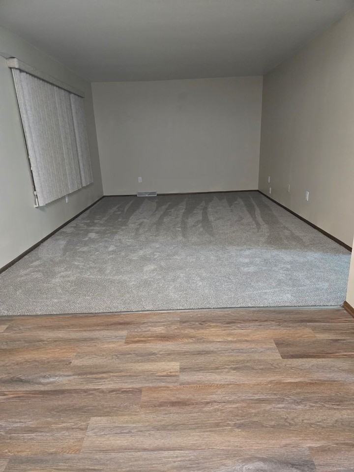 4244 N 104th St #3 - Photo 5 of 9