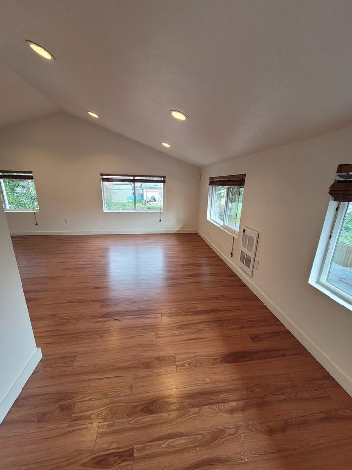 138 B St - Photo 2 of 15